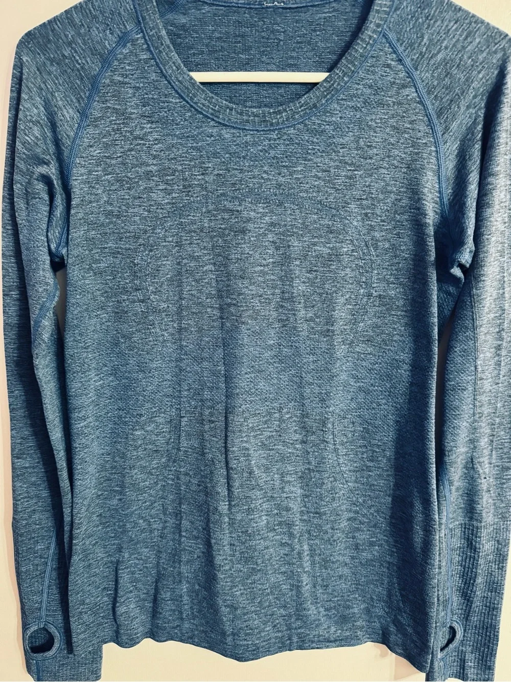 lululemon athletica Women's Heathered Blue Long-Sleeve Tee Size 8